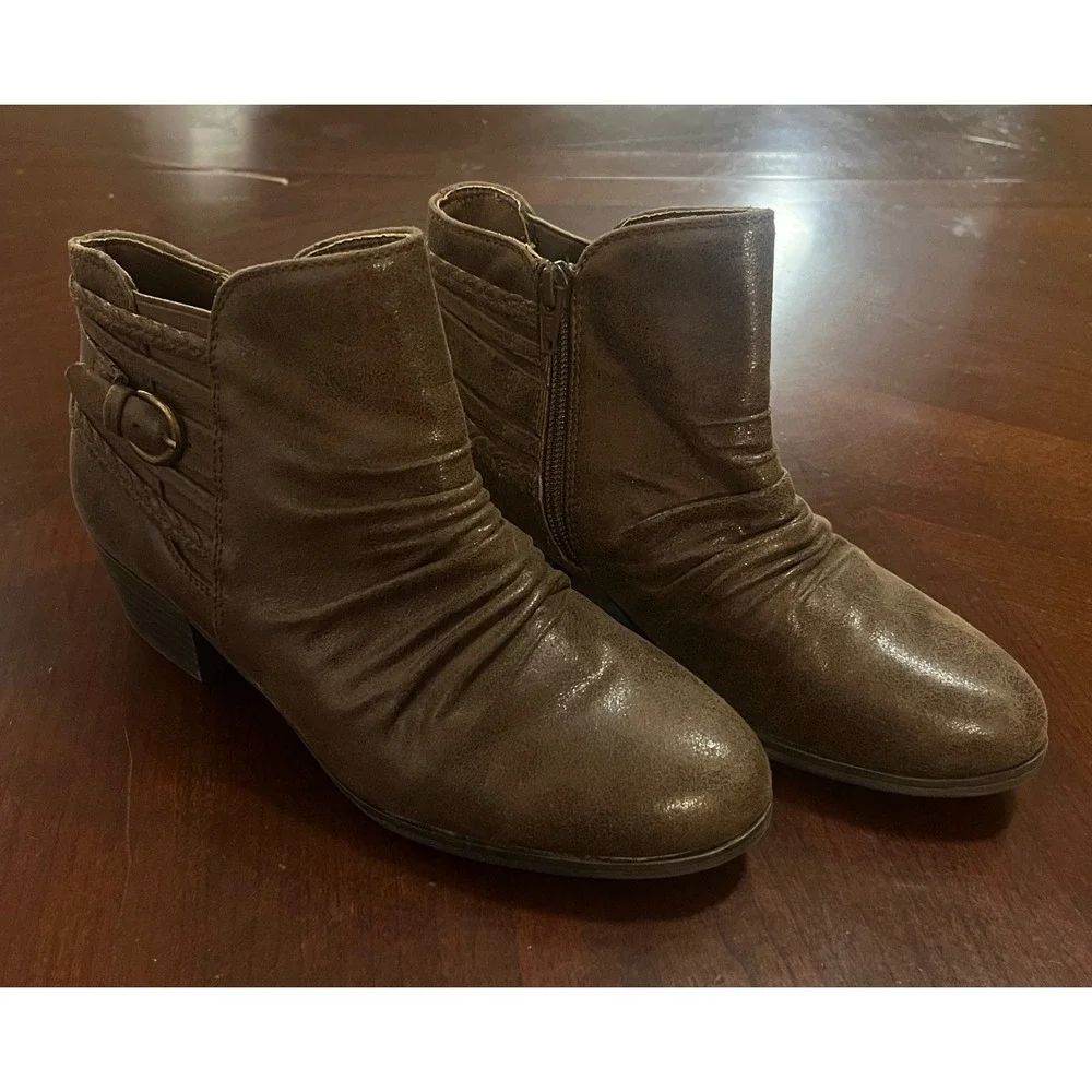 Wearever Newlyn Women Brown Ruched Ankle Boots Metallic Buckle Bootie Size 7.5 M